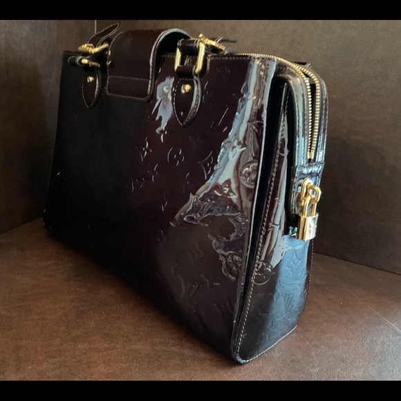 LIKE NEW AUTHENTIC LOUIS VUITTON Handbag purchased in Barcelona. - Picture 3 of 4